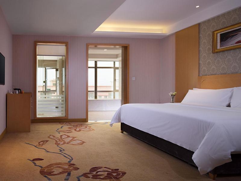 Vienna 3 Best Hotel Dongguan Liaobu Veicle City エクステリア 写真
