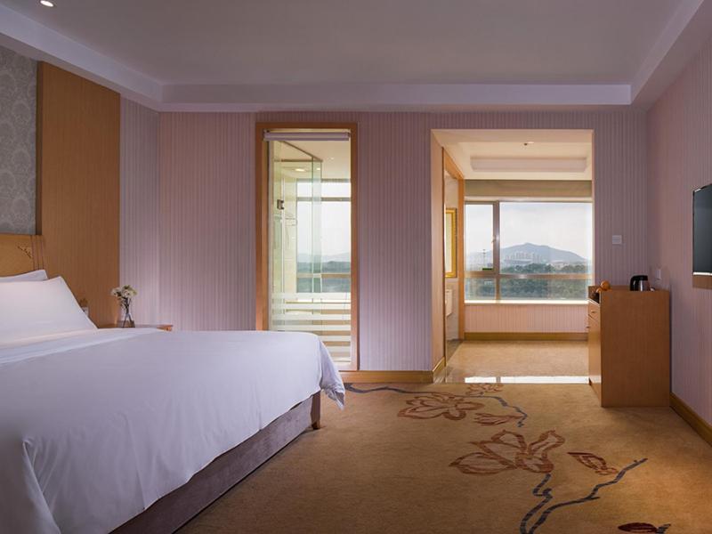 Vienna 3 Best Hotel Dongguan Liaobu Veicle City エクステリア 写真